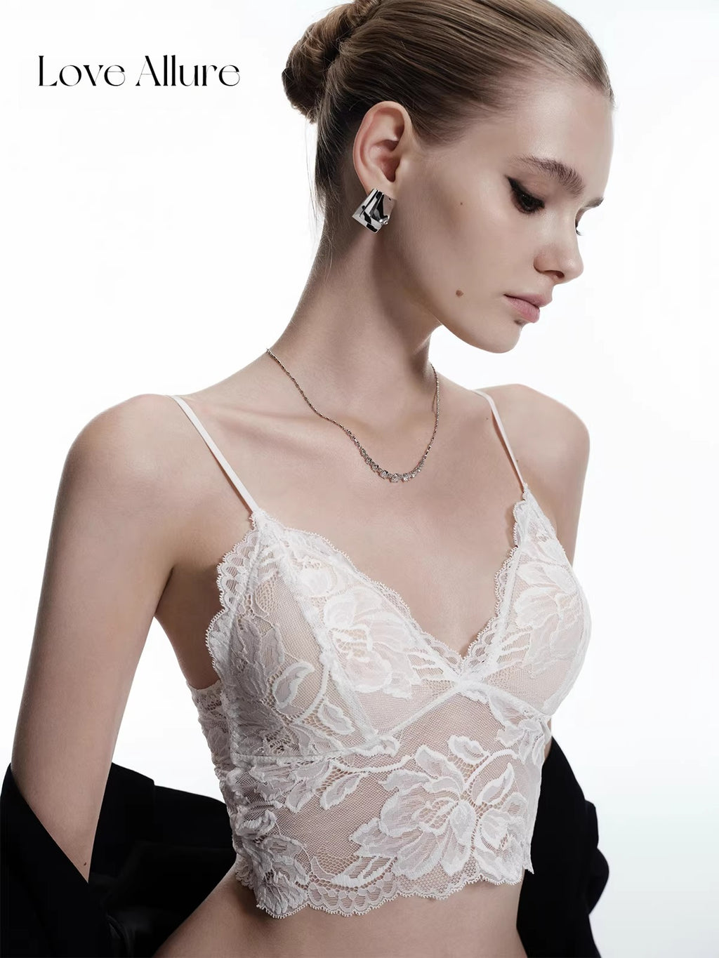 Tanya • レースノンワイヤーブラ&ハーフバックショーツセット