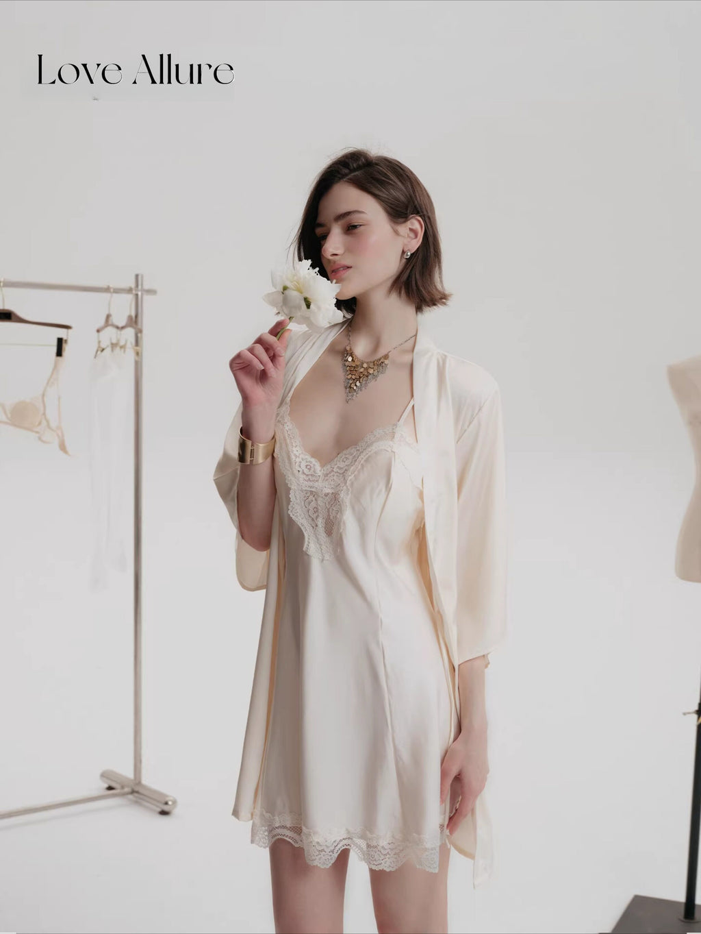 Sybil • レースガウン＆ベビードールセット